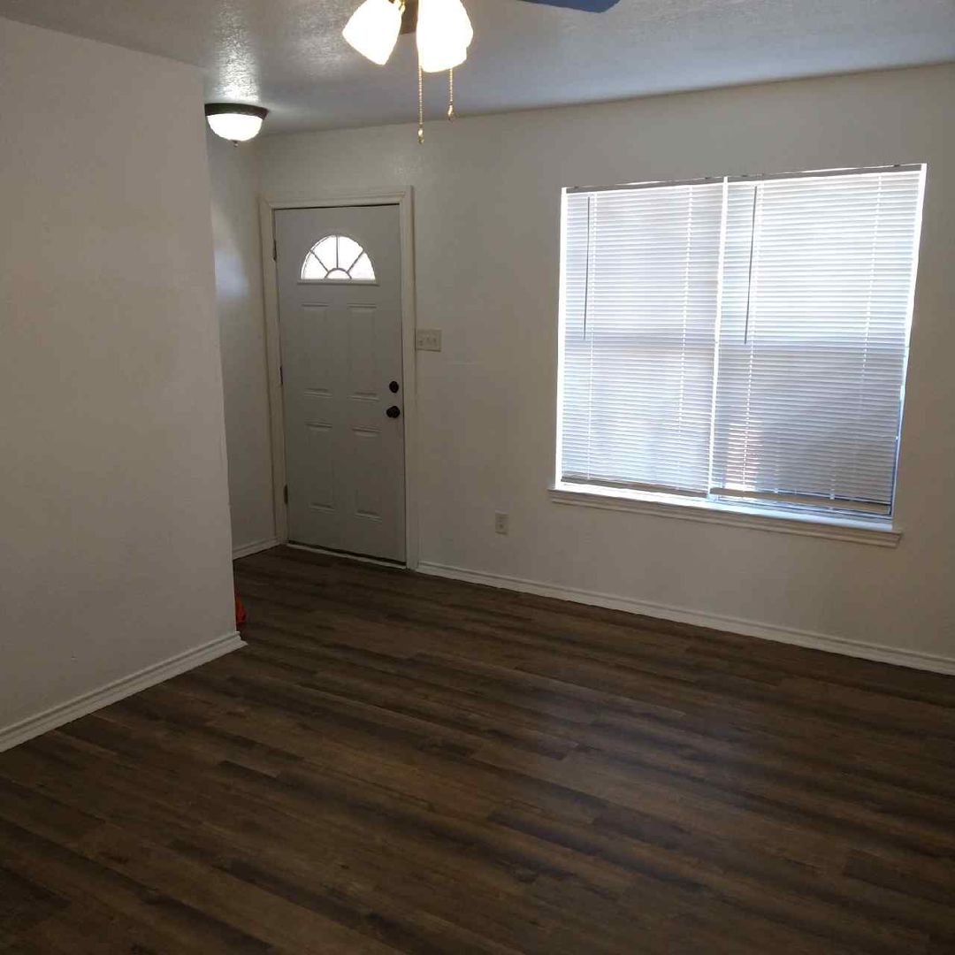 Gatesville Apartment: 105 Valley Circle