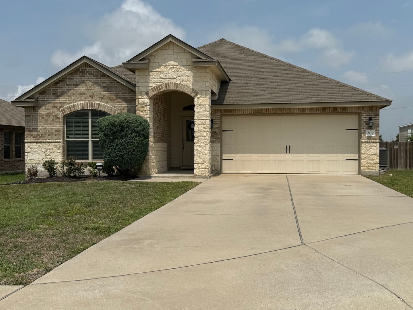 Killeen House: 207 Christopher Dr