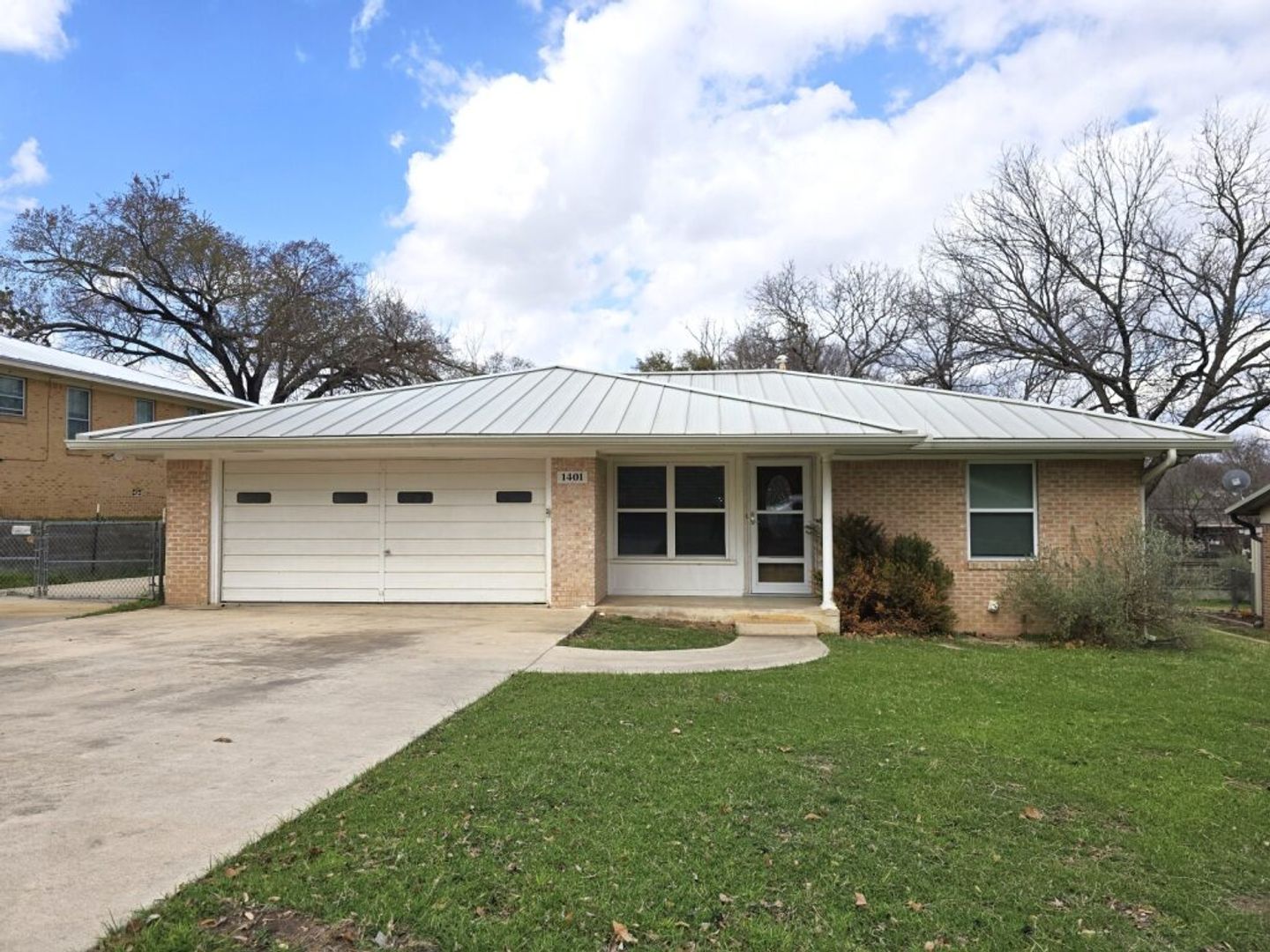 Lampasas House: 1401 W. Avenue B