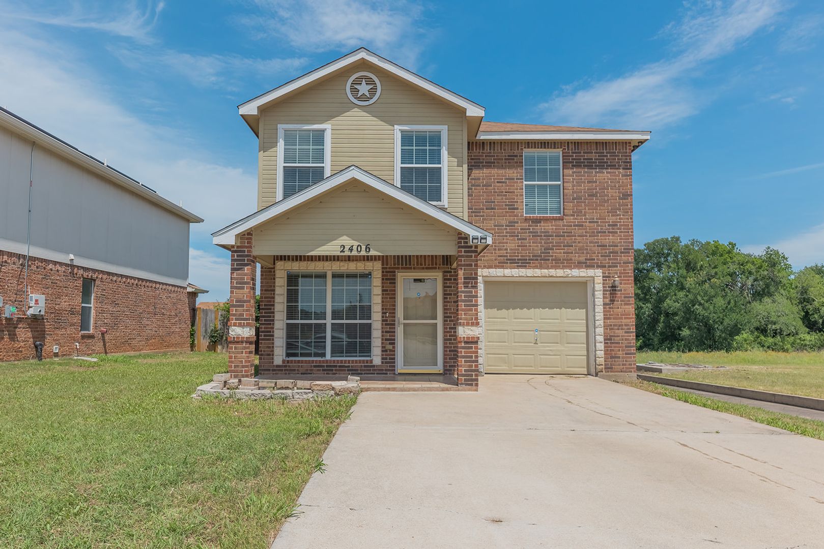 Killeen House: 2406 Waterfall Dr