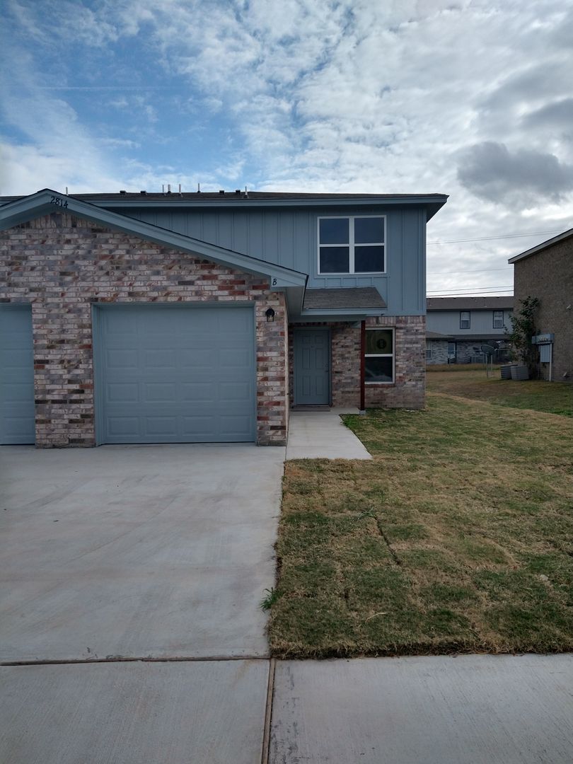 Killeen Apartment: 2814 Leroy Circle