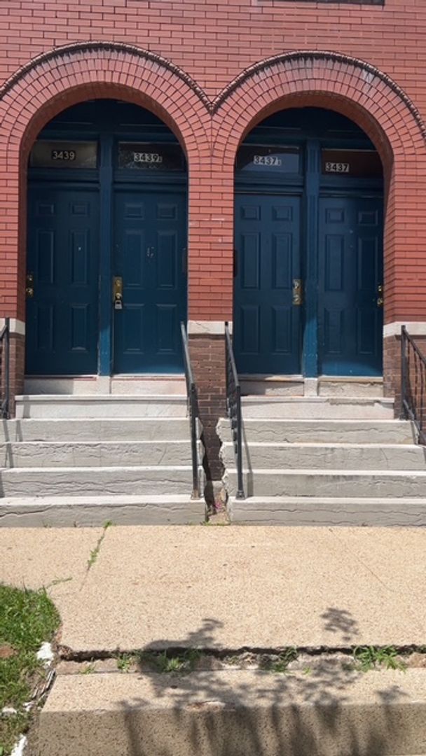 St. Louis Apartment: 3437-3439 Dunnica Avenue