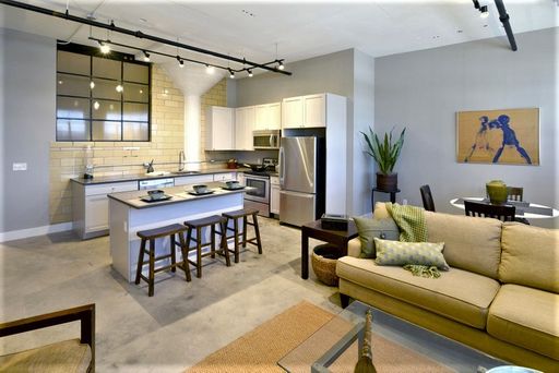 GET $775 OFF YOUR FIRST FULL MONTH'S RENT IF LEASE IS SIGNED BY SEPTEMBER 30! Industrial Central West End Loft – photo 1