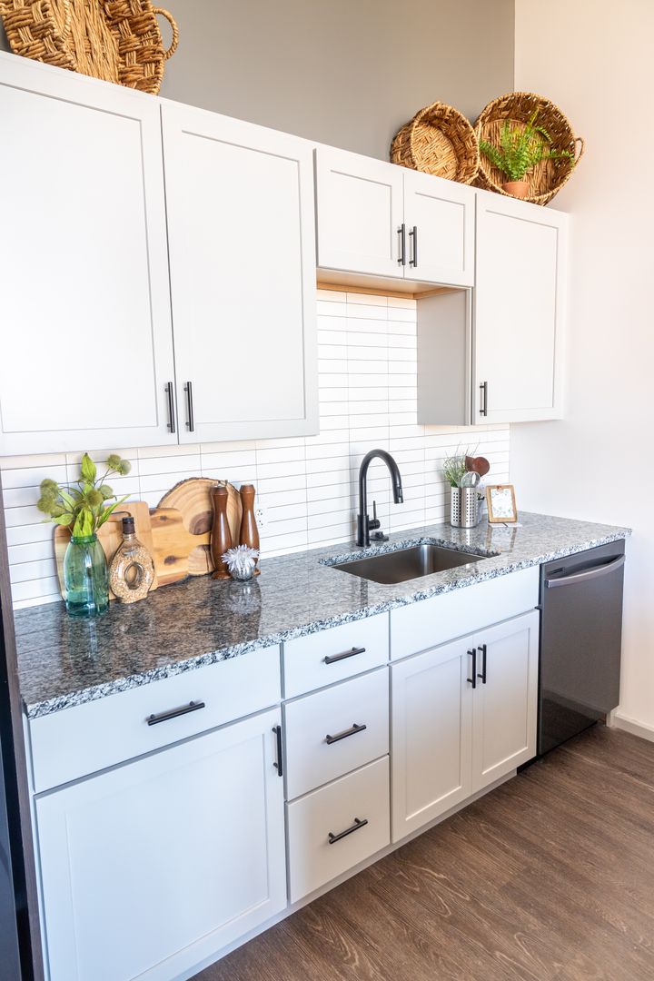 St. Louis Apartment: 300 N Tucker Blvd