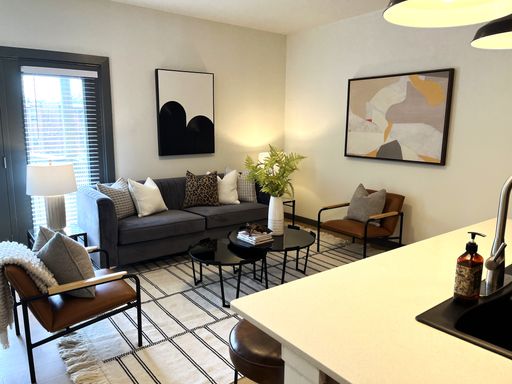 Modern Apartment In The Historic Shaw Neighborhood – photo 1