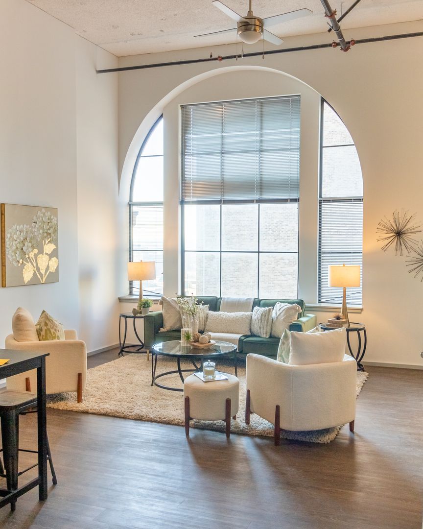 St. Louis Apartment: 300 N Tucker Blvd
