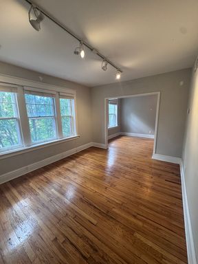 Cozy One Bed One Bath in Tower Grove East! – photo 1