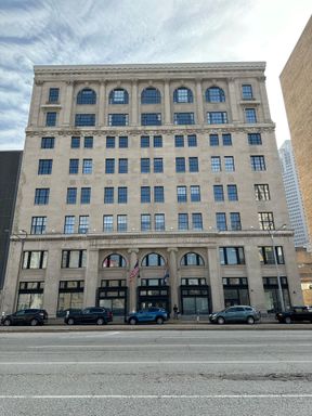 Modern, Loft-Style 1Bed/1Bath with Historic Charm – photo 1