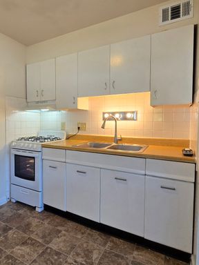 Charming 1bed/1bath Apartment in St. Charles