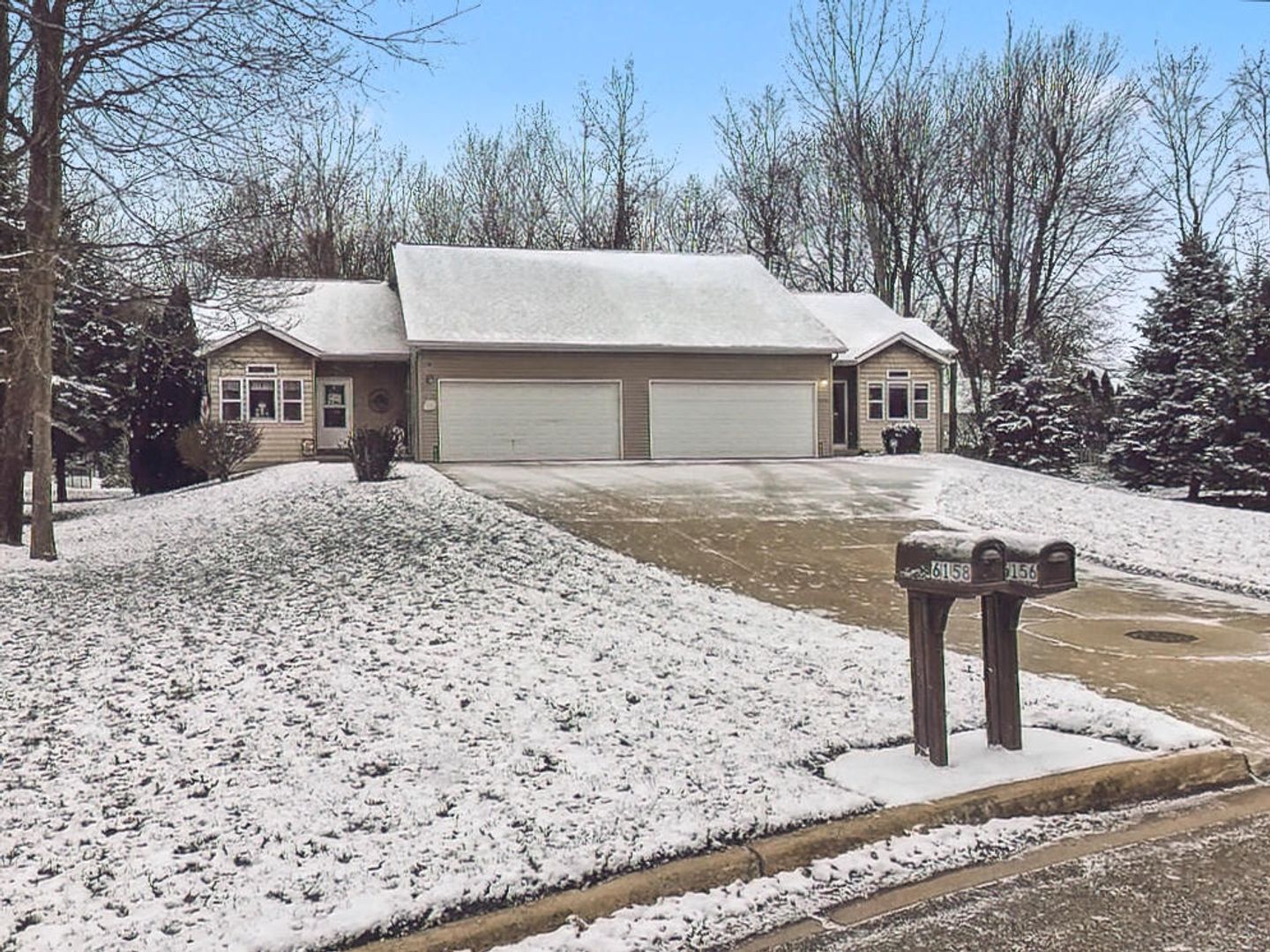 Kalamazoo Apartment: 6156-6158 Fairgrove St