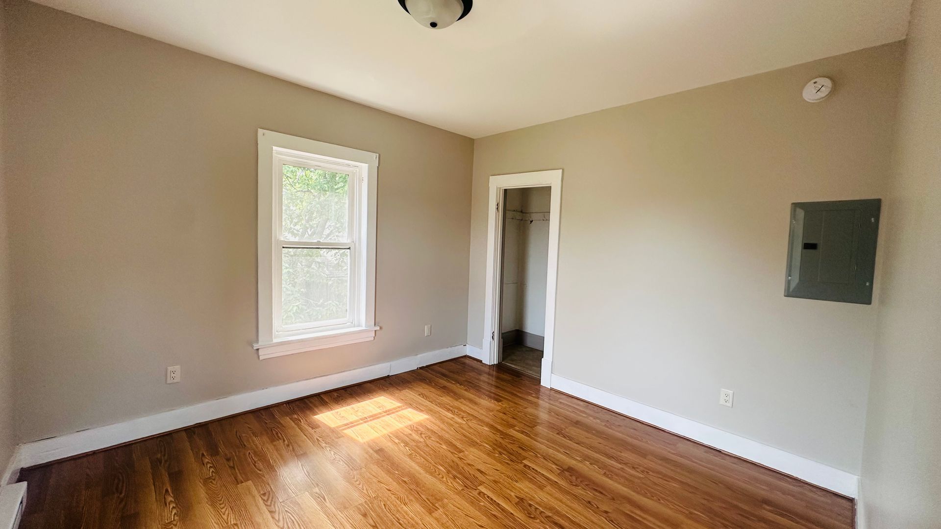 Aberdeen Apartment: 427 S Jackson St