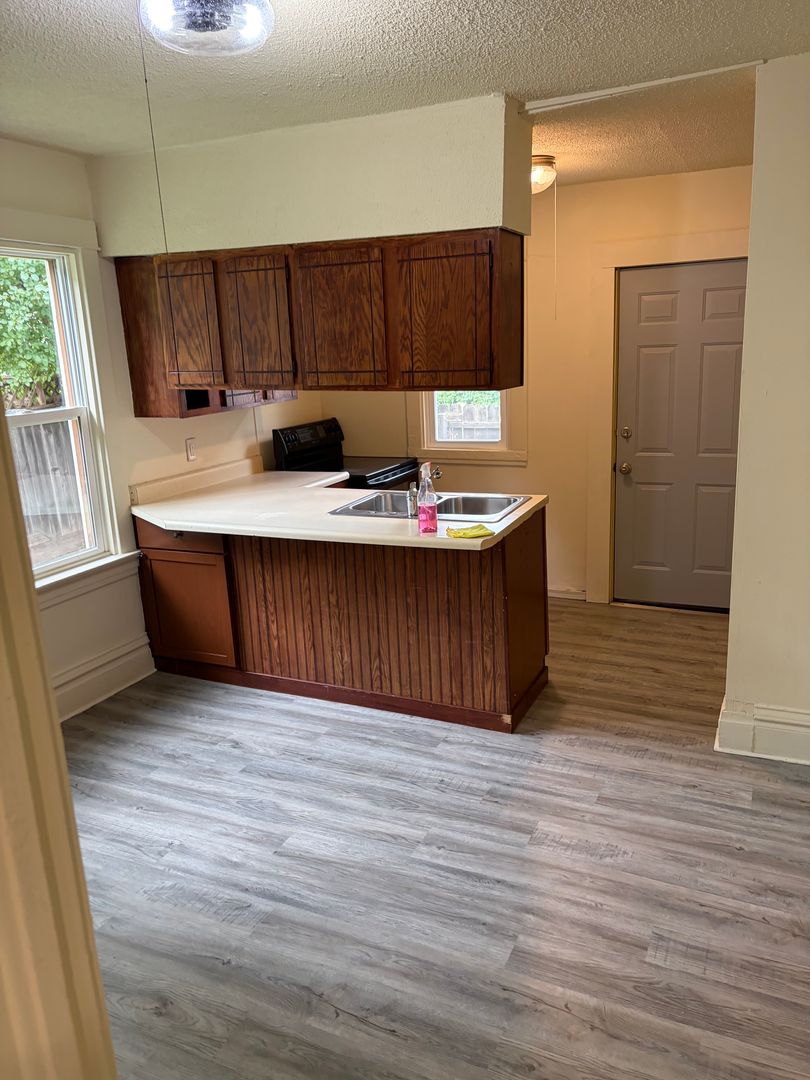 Aberdeen Apartment: 101 7th Ave SE