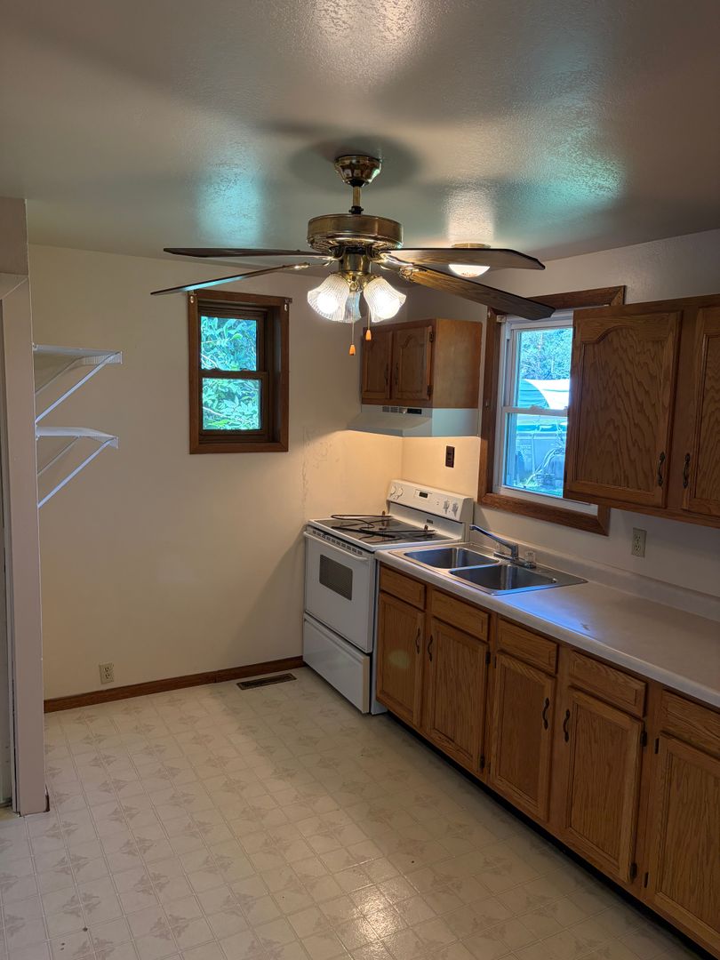 Aberdeen House: 1122 SW 9th Ave