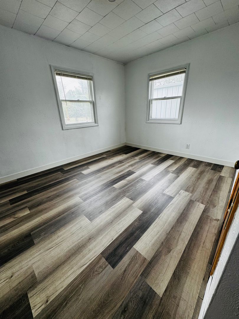 Eureka Apartment: 703 H Ave