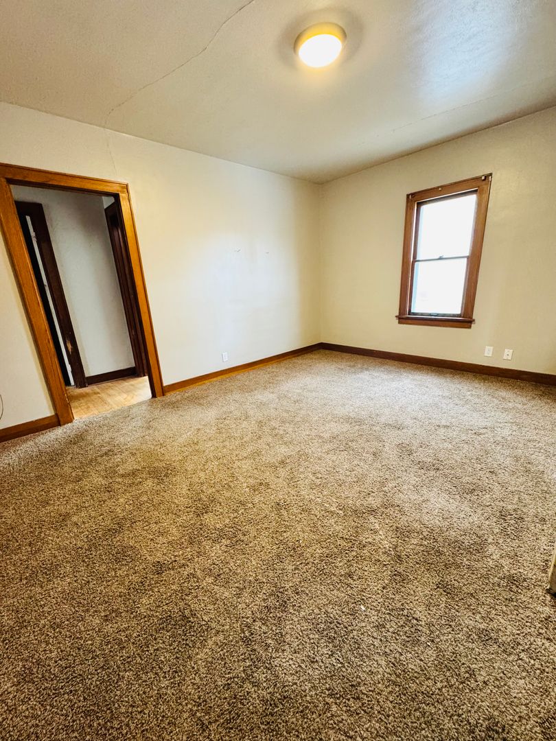 Aberdeen Apartment: 19 8th Ave SW