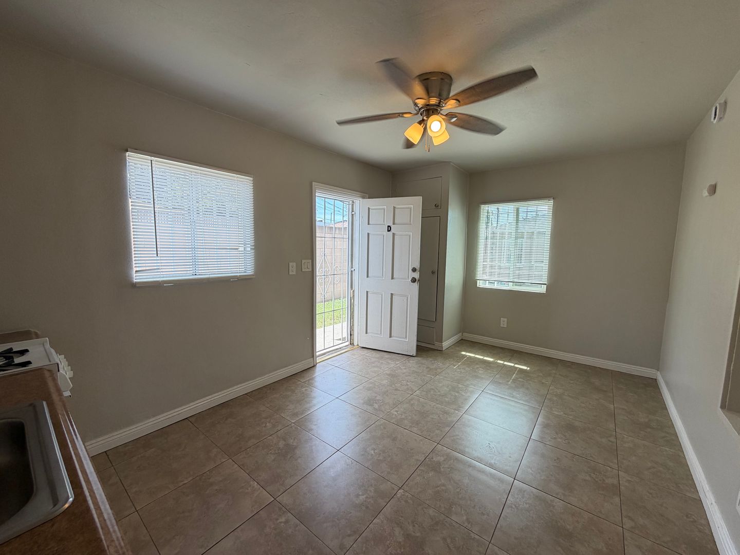 Long Beach Apartment: 339 E. 19th Street