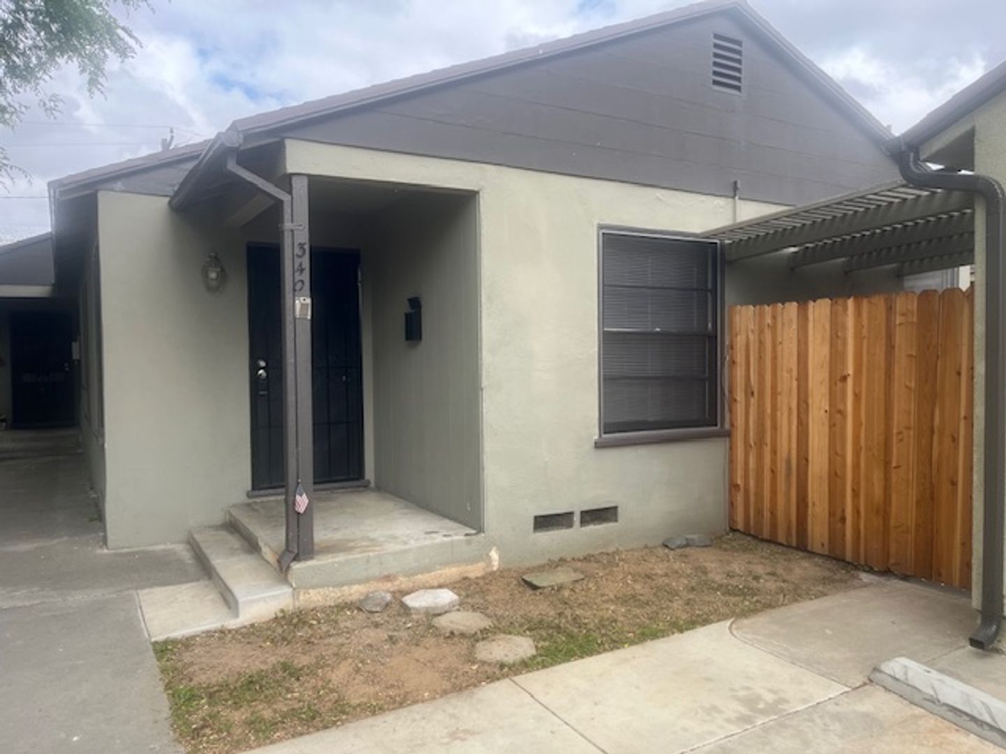 Orange Apartment: 320-358 S. Clark Street