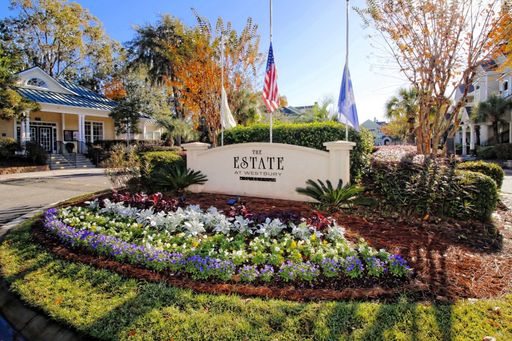Freshly Renovated 1BR/1BA First Floor Villa, Gated Estate at Westbury