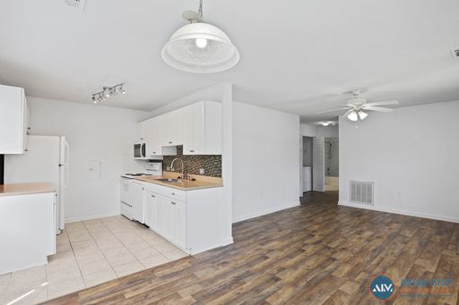 Immaculate 2-Bedroom Ground-Floor Villa in Bluffton’s Old South Villas - Available Sept 2! – photo 1