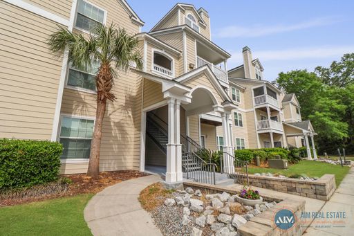 Bright, Freshly Updated 2BR/2BA Condo at The Estate at Westbury – Top Floor Living! – photo 1