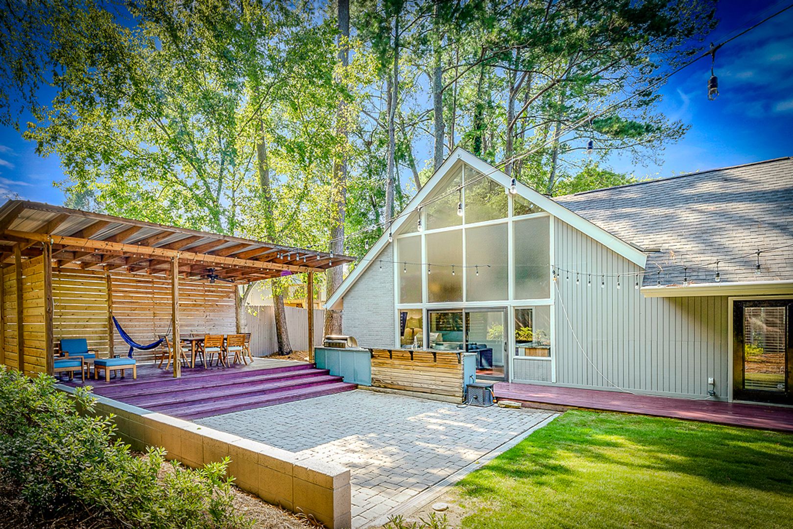 Atlanta House: 235 Hillside Dr NW