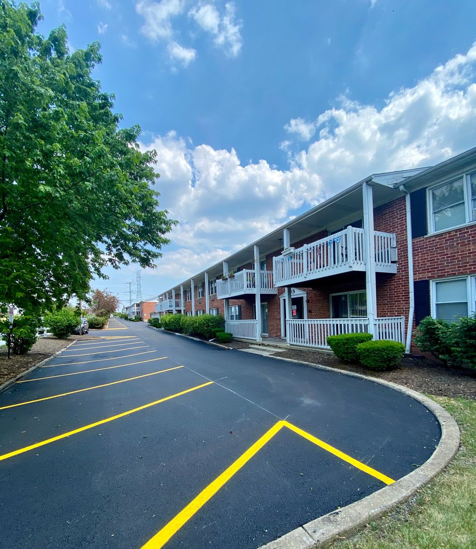 Lisle Apartment: 535-569 Maple Avenue