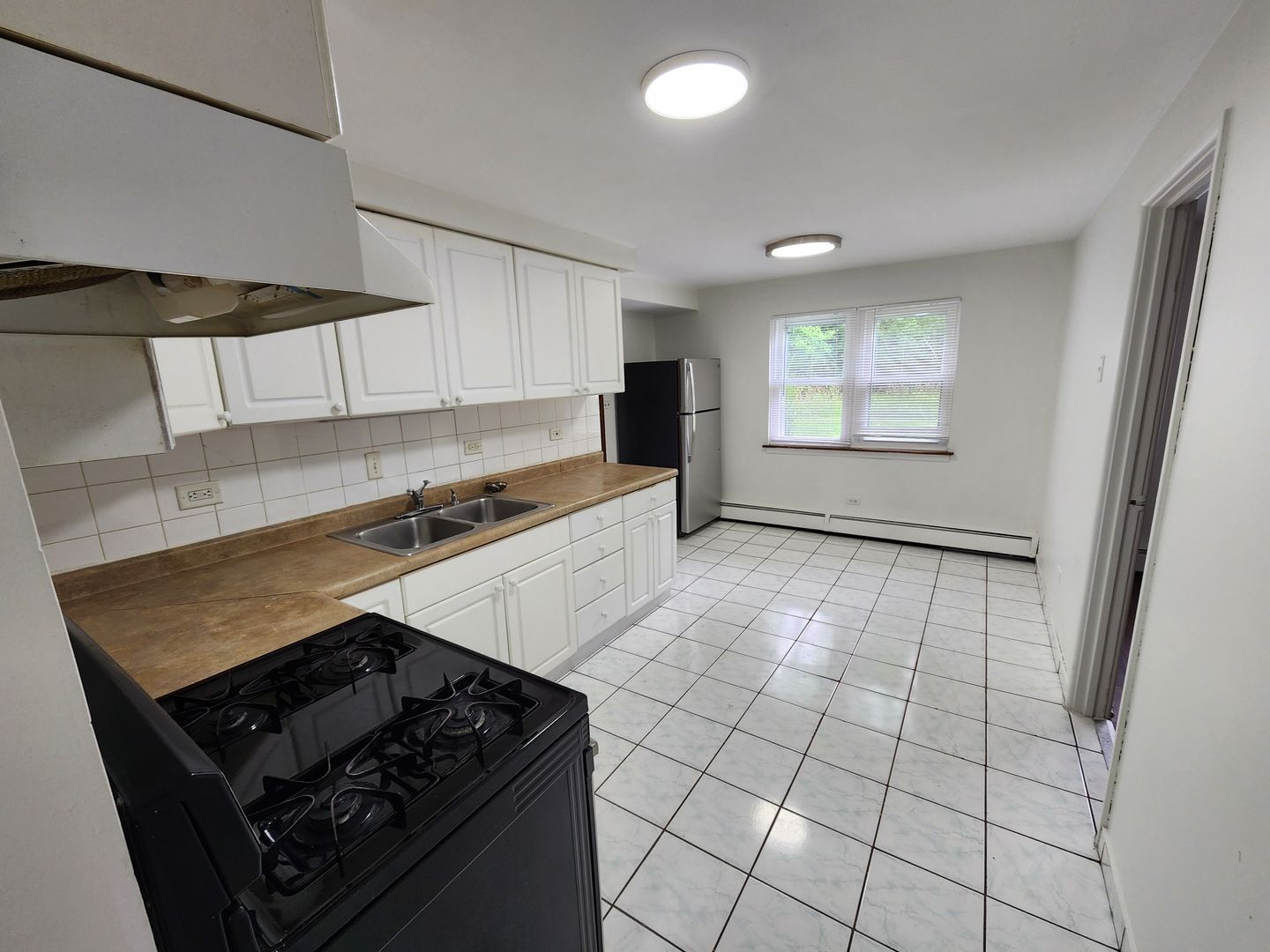 Schiller Park Apartment: 5007 River Road