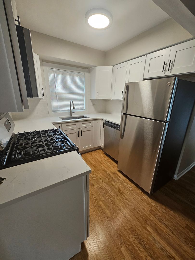 Naperville Apartment: 15 Olympus Drive