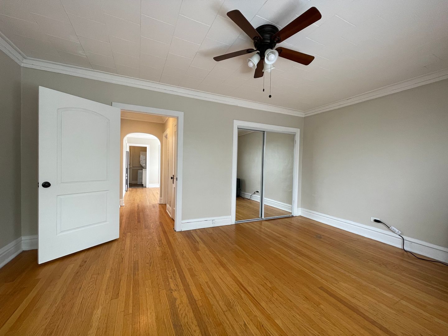 Downers Grove Apartment: 1008-1010 Curtiss Street
