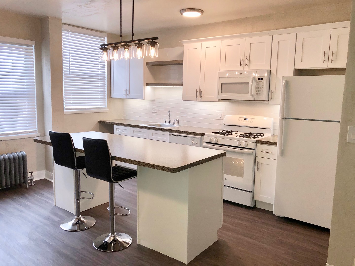 Lombard Apartment: 303 S. Main St