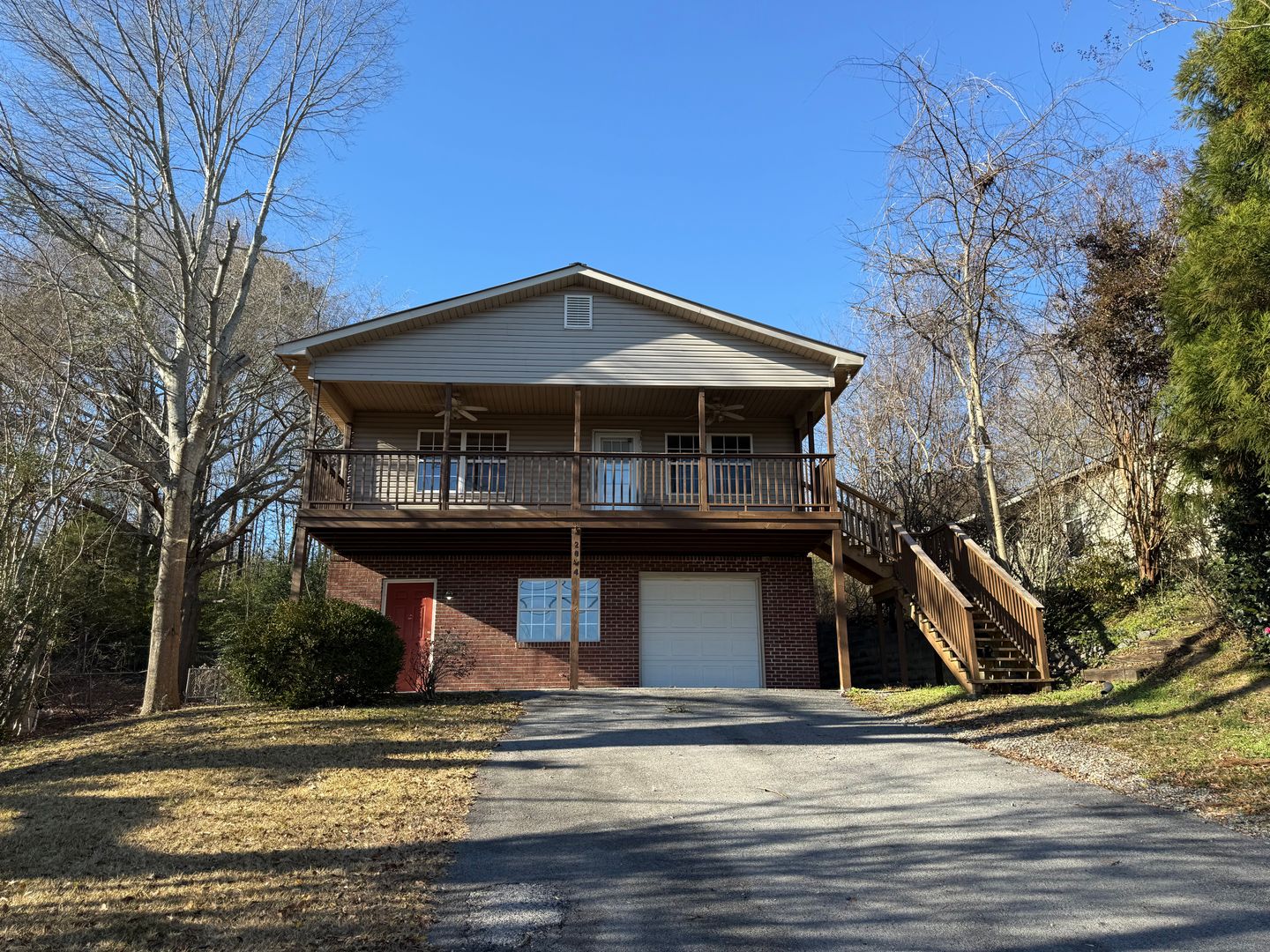 Guntersville House: 2044 Obrig Avenue