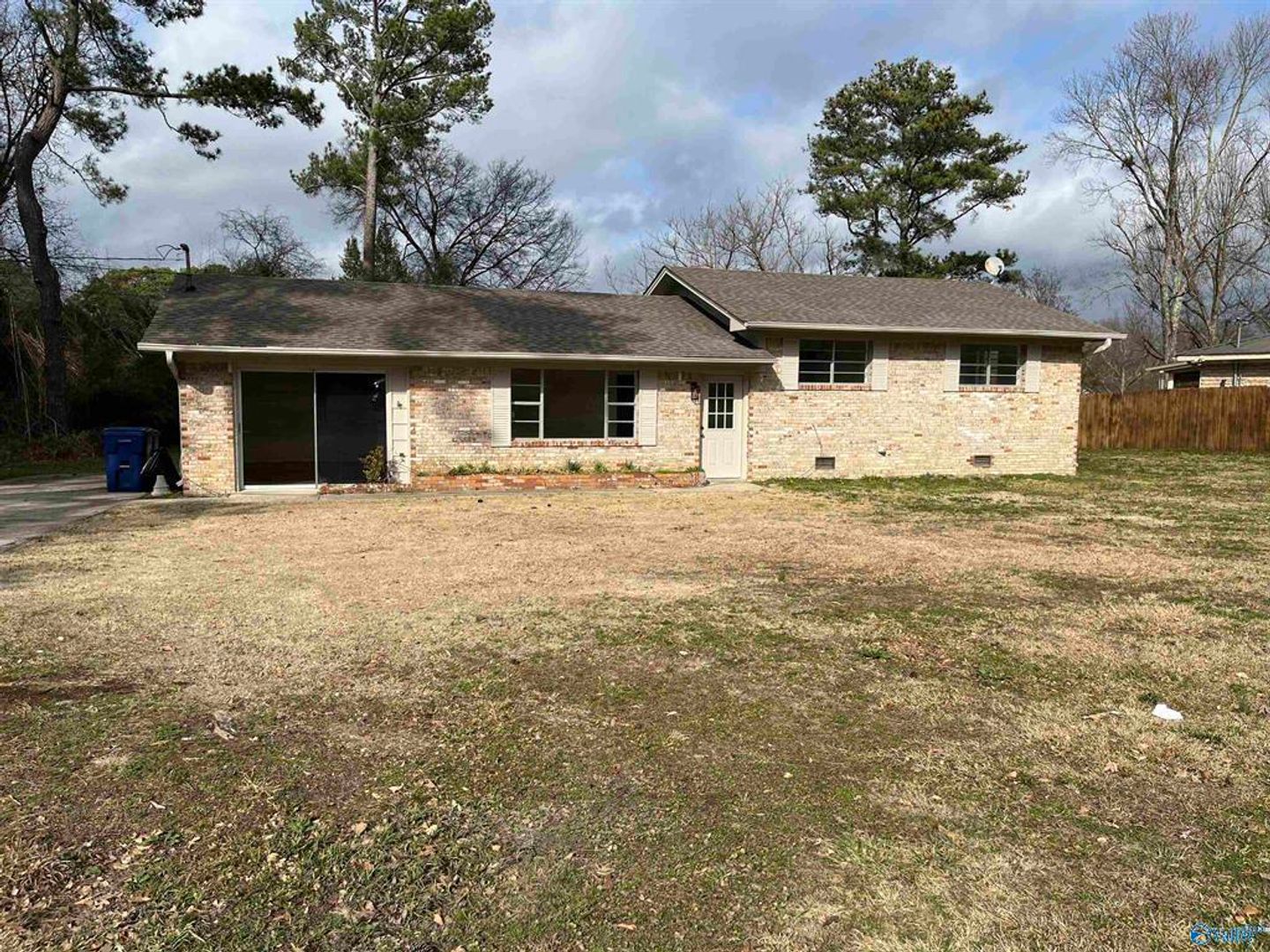 Albertville House: 909 Lawrence Avenue