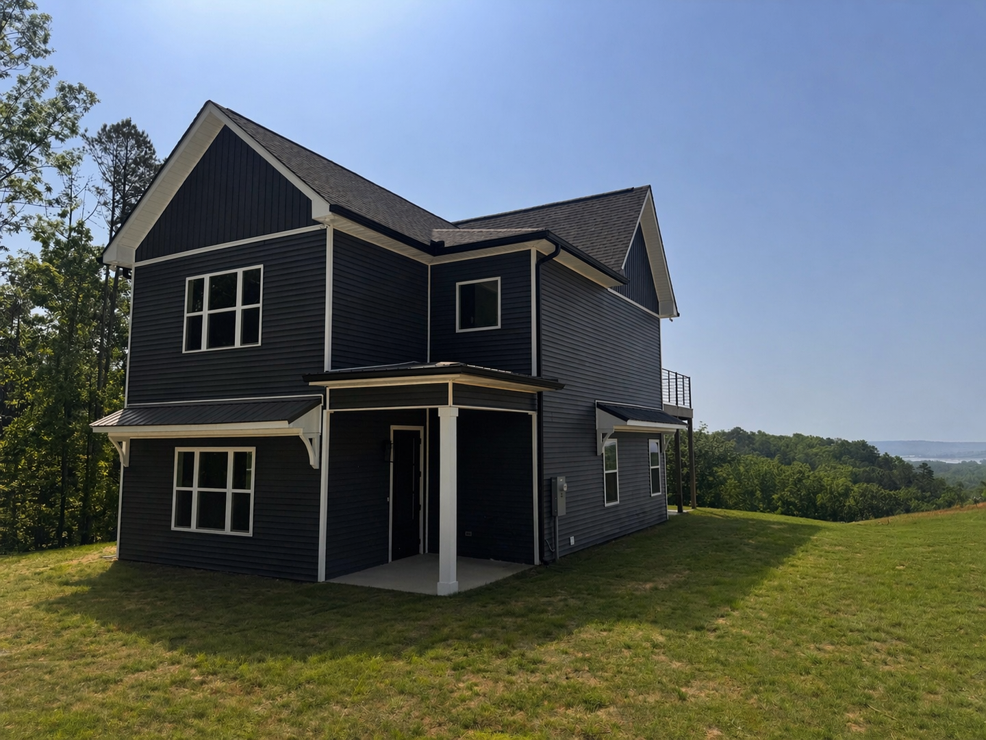 Guntersville House: 732 Loper Lane