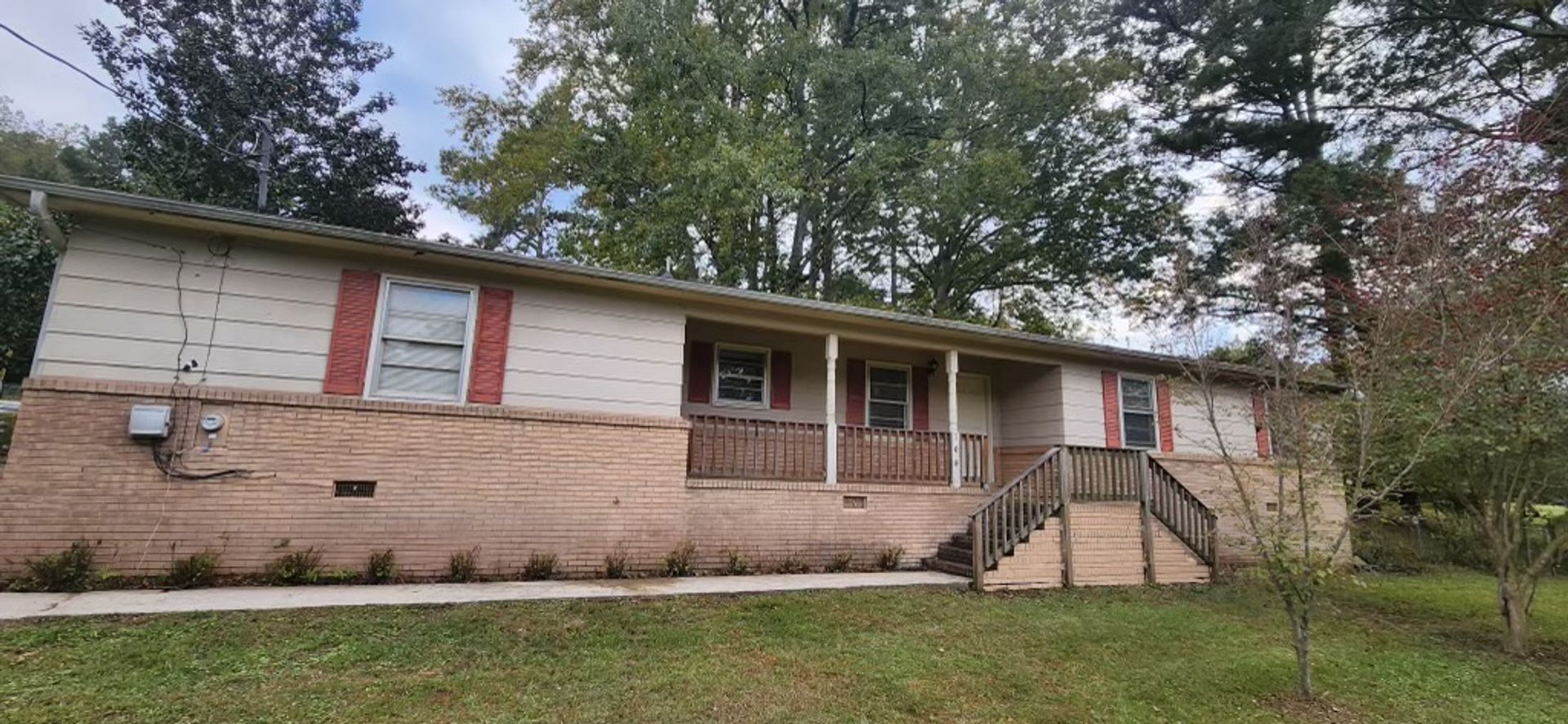 Arab House: 108 Brookwood Drive