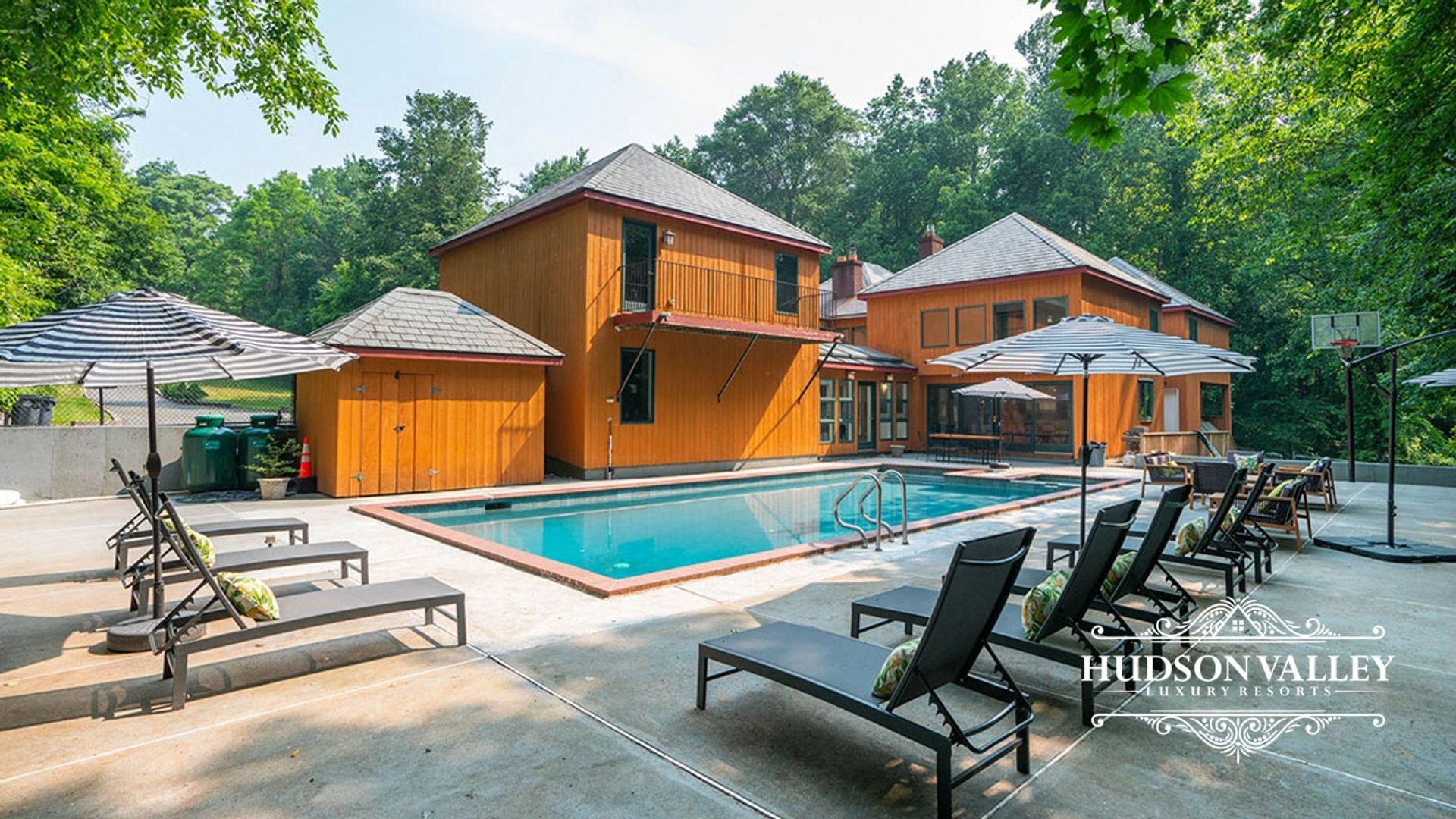 Elegant 7-Bedroom Estate in White Plains – Luxury Living at Its Finest