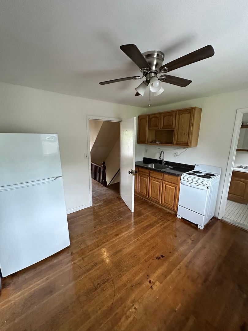 Acra Apartment: 586 County Route 23