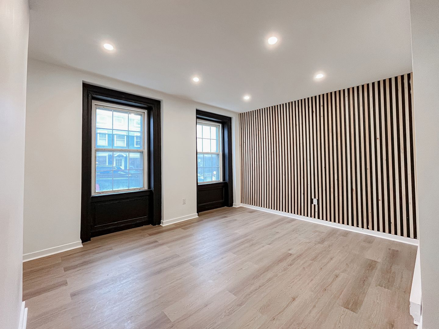 Hudson Apartment: 208 Warren St