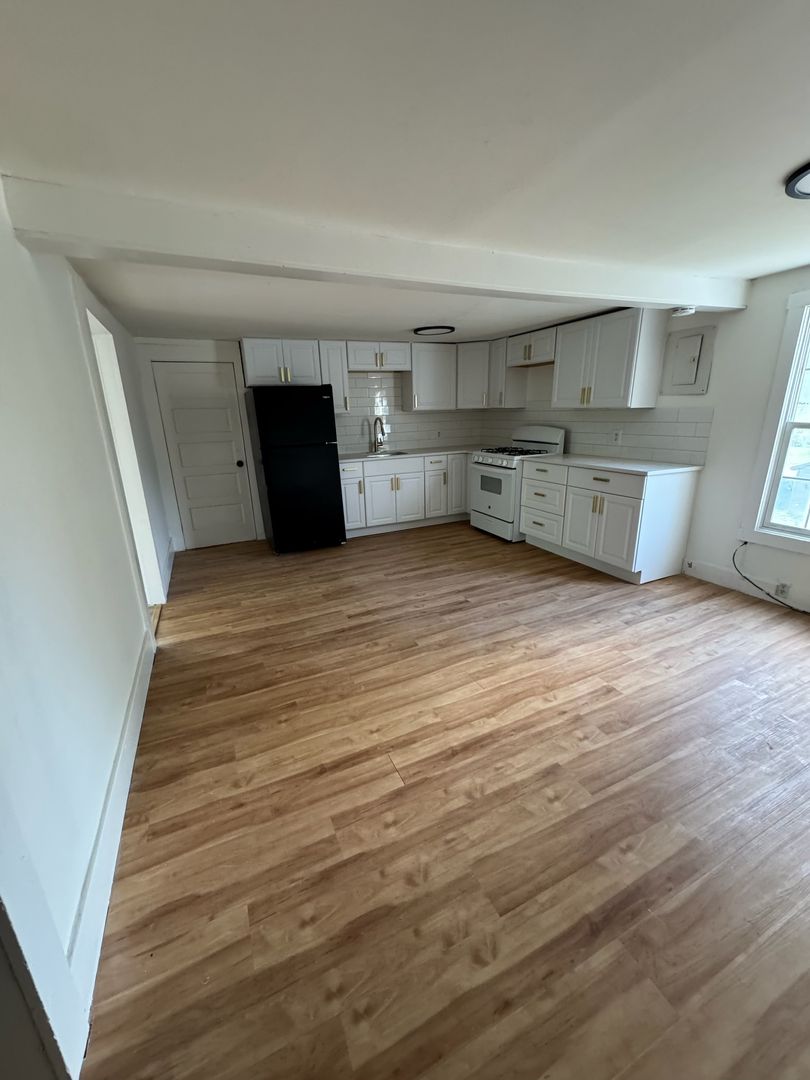 Acra Apartment: 586 County Route 23