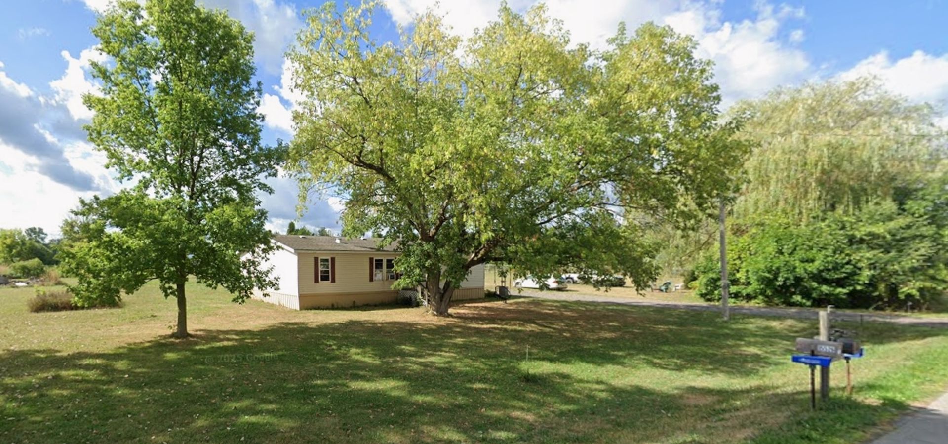 Albion House: 15526 Holley Rd