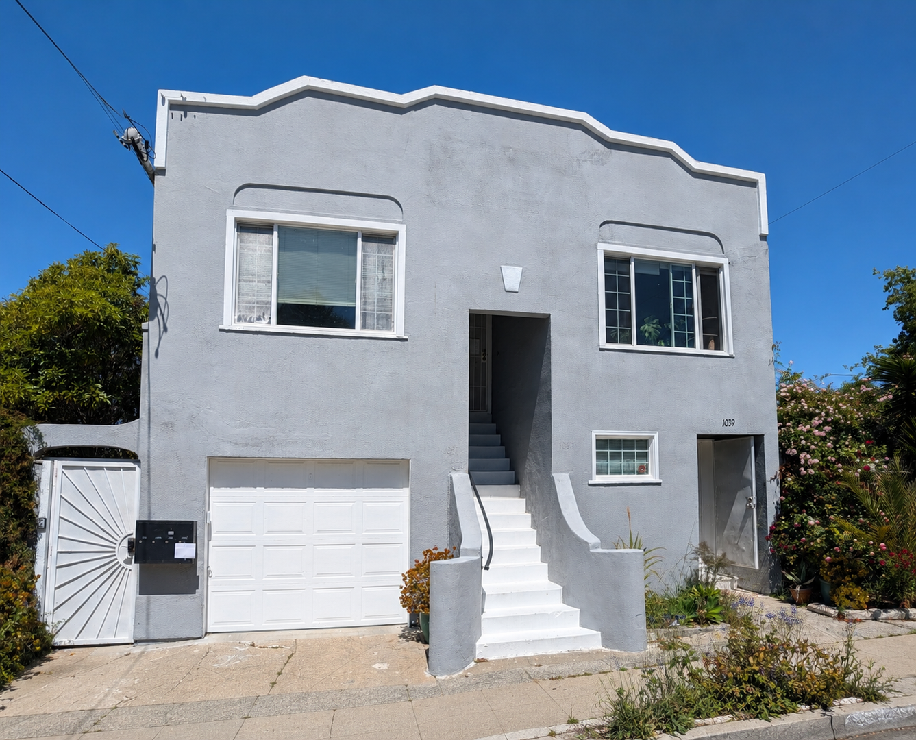 Berkeley Apartment: 1037-1039 Channing Way