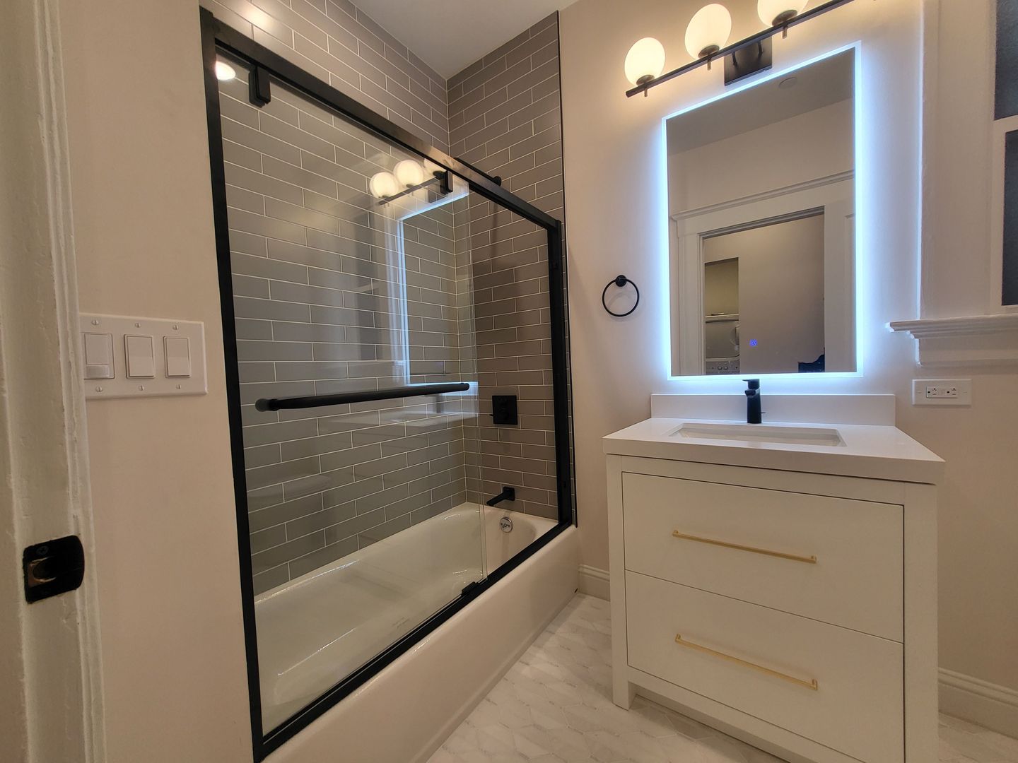 San Francisco Apartment: 1026-1030 Pine Street