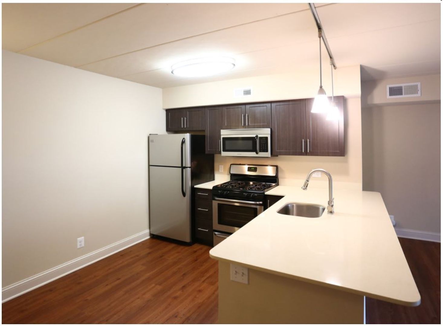 Media Apartment: 275 Glen Riddle Road