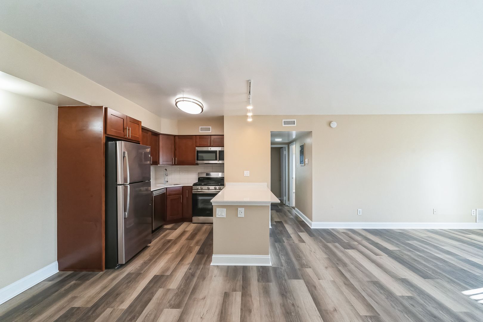Media Apartment: 275 Glen Riddle Road