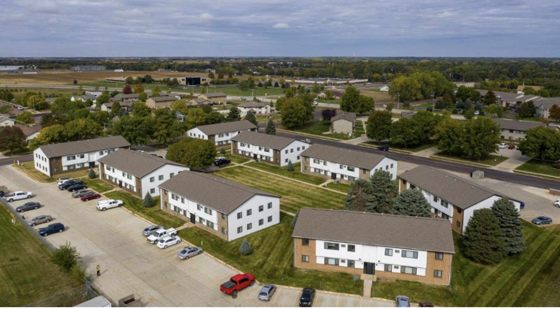 Mitchell Apartment: 1820 N Wisconsin Street