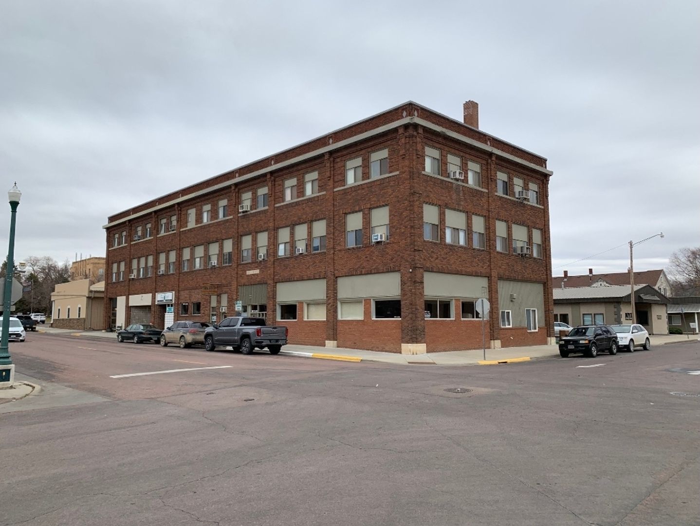 Mitchell Apartment: 312 N Lawler St