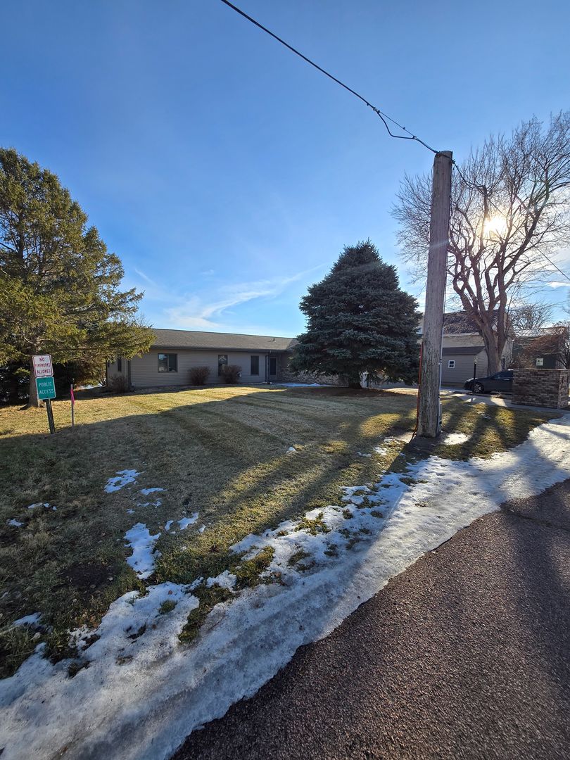 Mitchell House: 119 S Harmon Drive