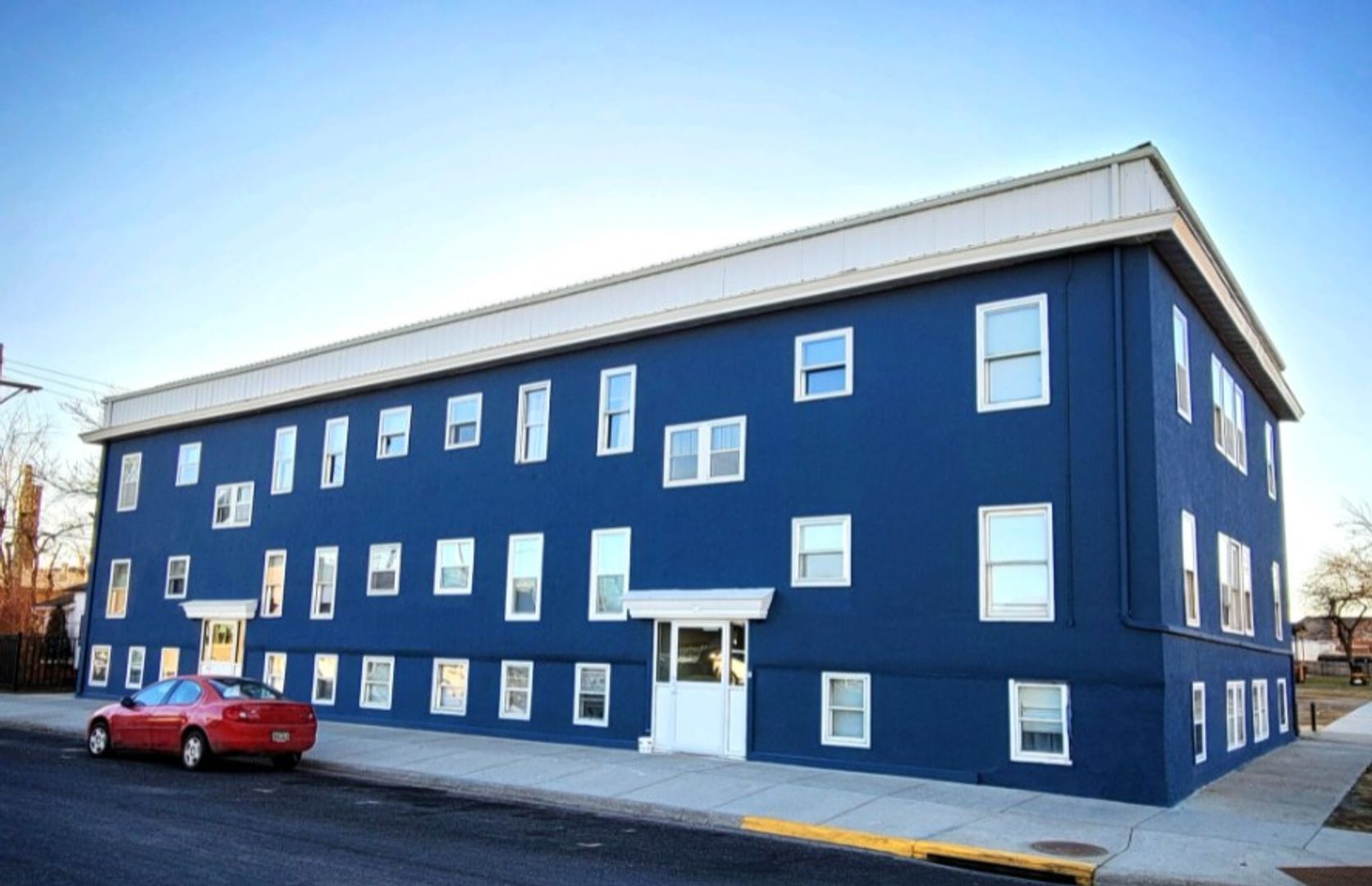 Mitchell Apartment: 121 - 123 W 6th Ave