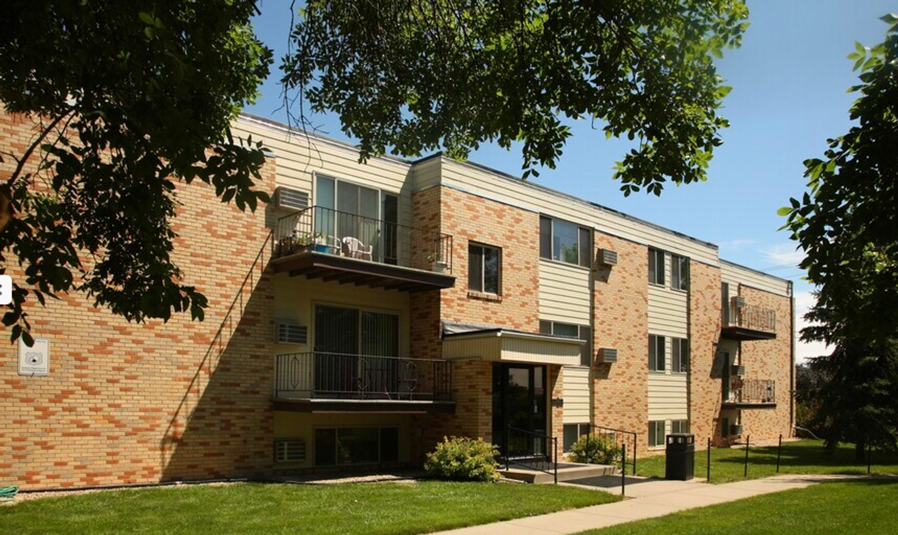 Mitchell Apartment: 206 & 210 W 15th Ave