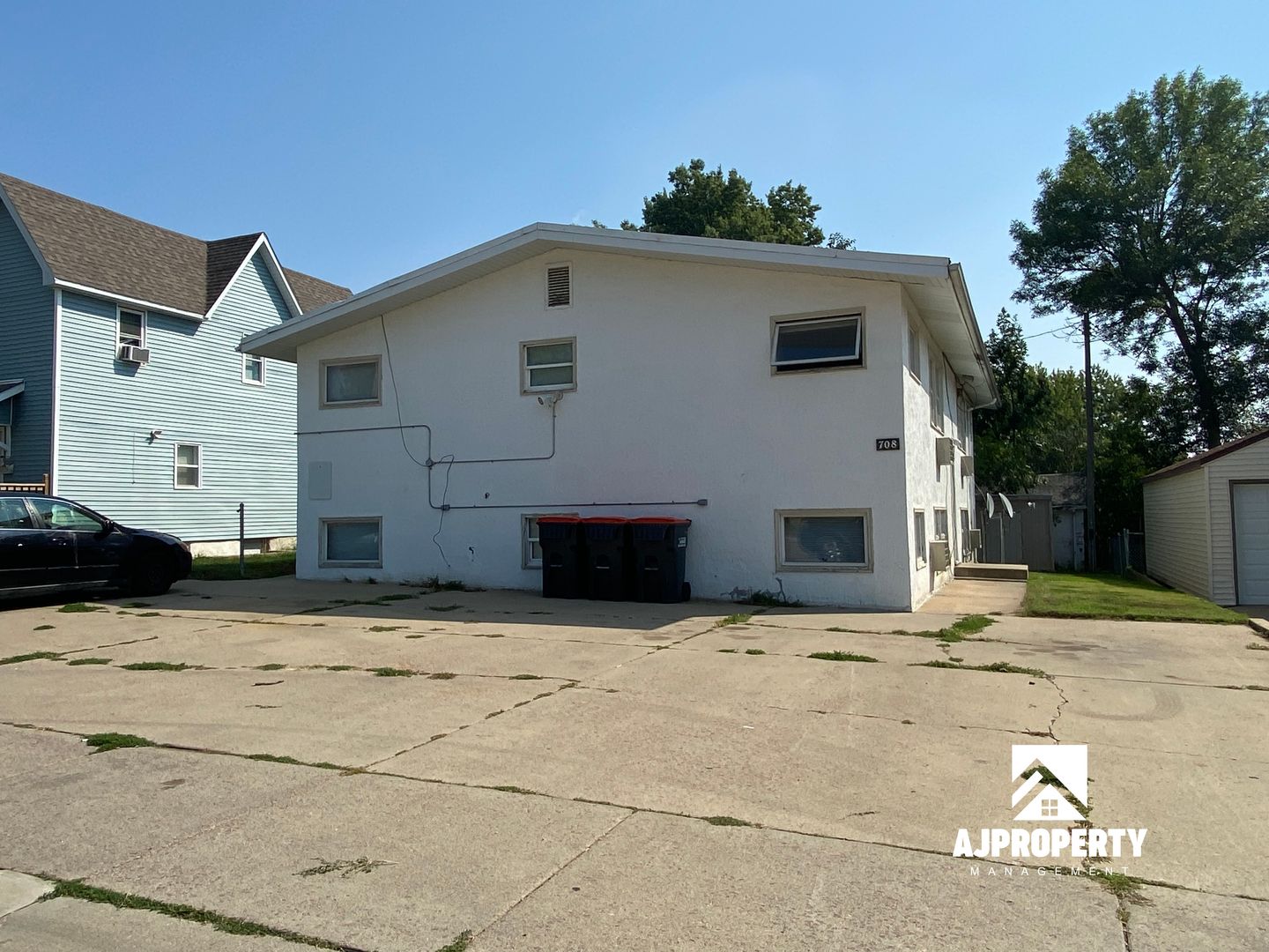 Sioux Falls Apartment: 708 South 2nd Avenue