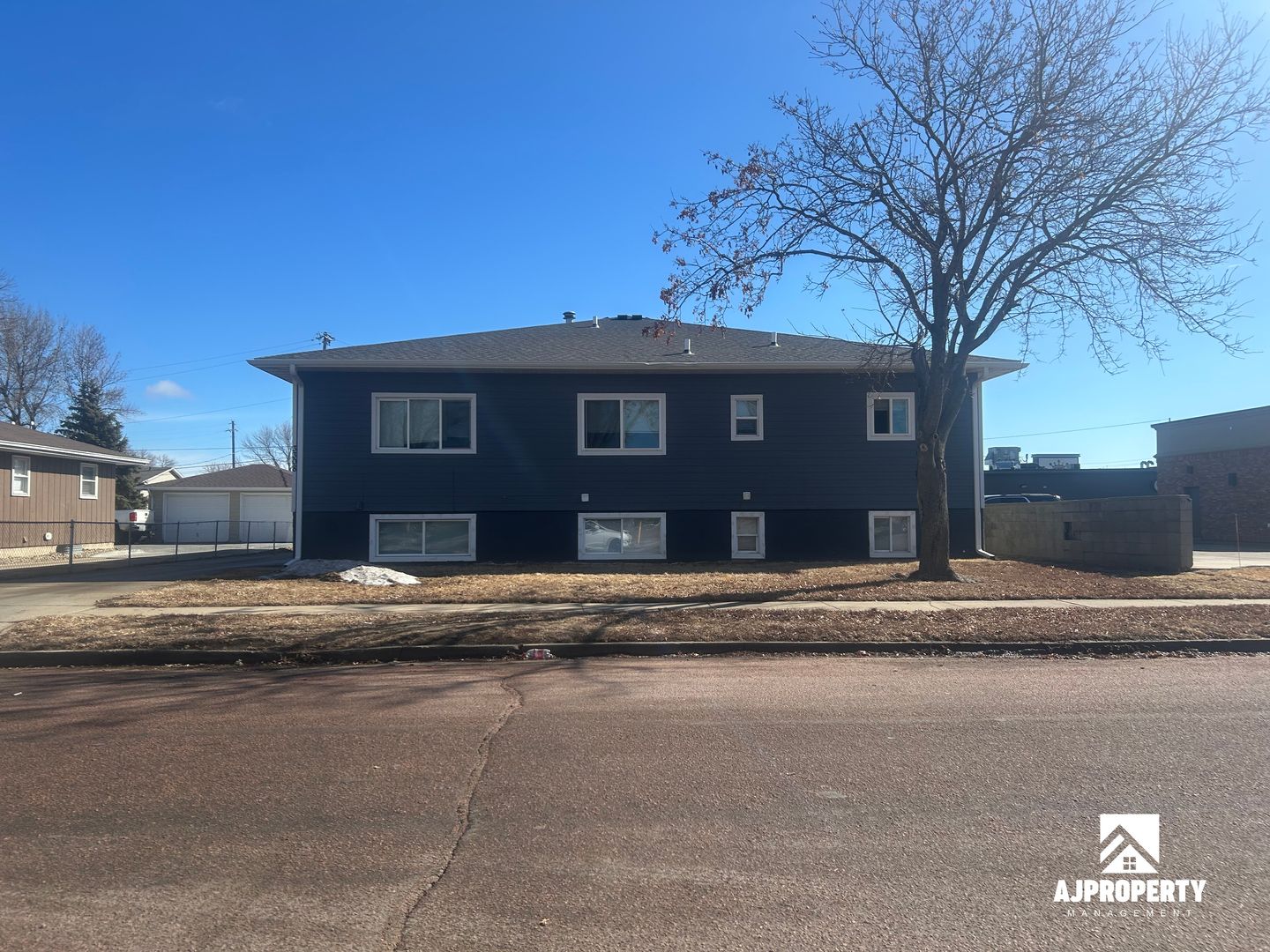 Sioux falls Apartment: 3308 South Lincoln Avenue
